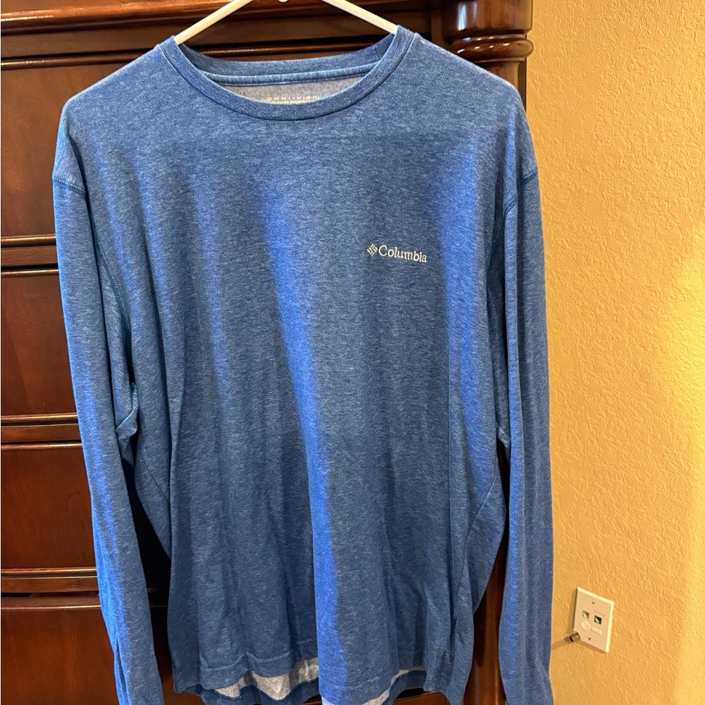 Columbia Omni-Wick Heathered Blue Shirt